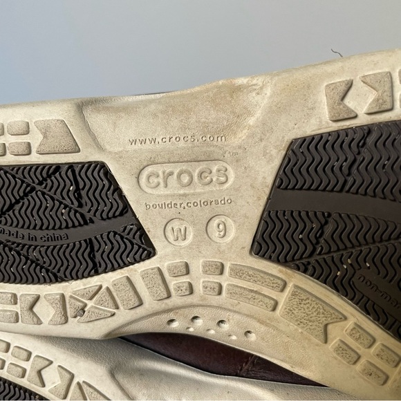 Crocs Brown Leather Slip on Mules Boat Comfort Slides Size 9 - Picture 11 of 11